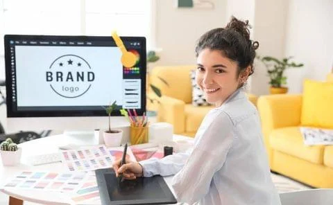 How to Hire the Best Logo Designer in 2025